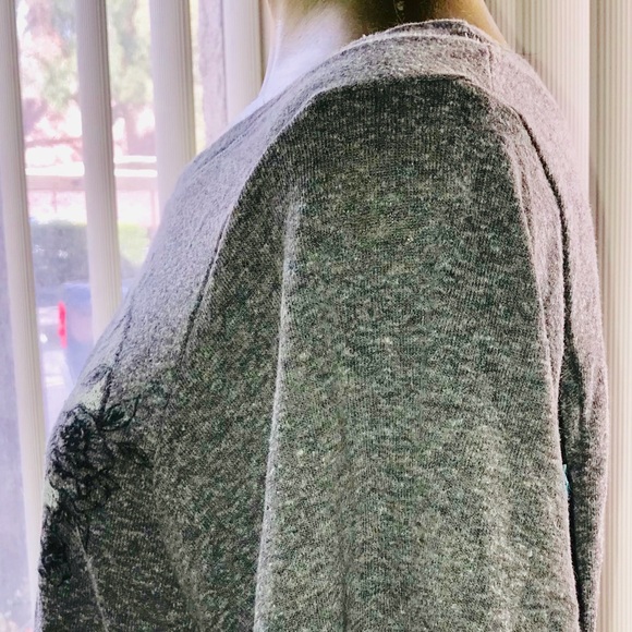 Cozy Slouchy LOVE to LOVE Appliqué LACE Heart Motif TOP Size Medium - Picture 11 of 14